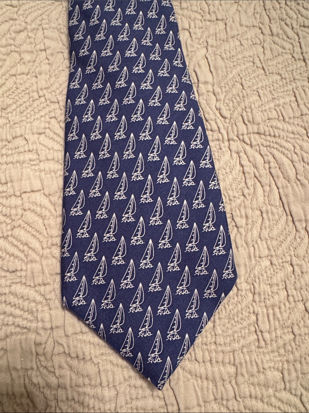 Vineyard Vines Navy and White Sailboat Tie